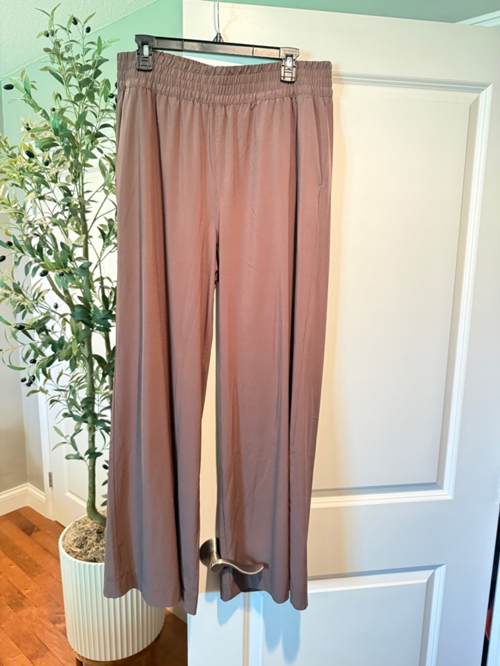 Vuori Villa Wideleg pants